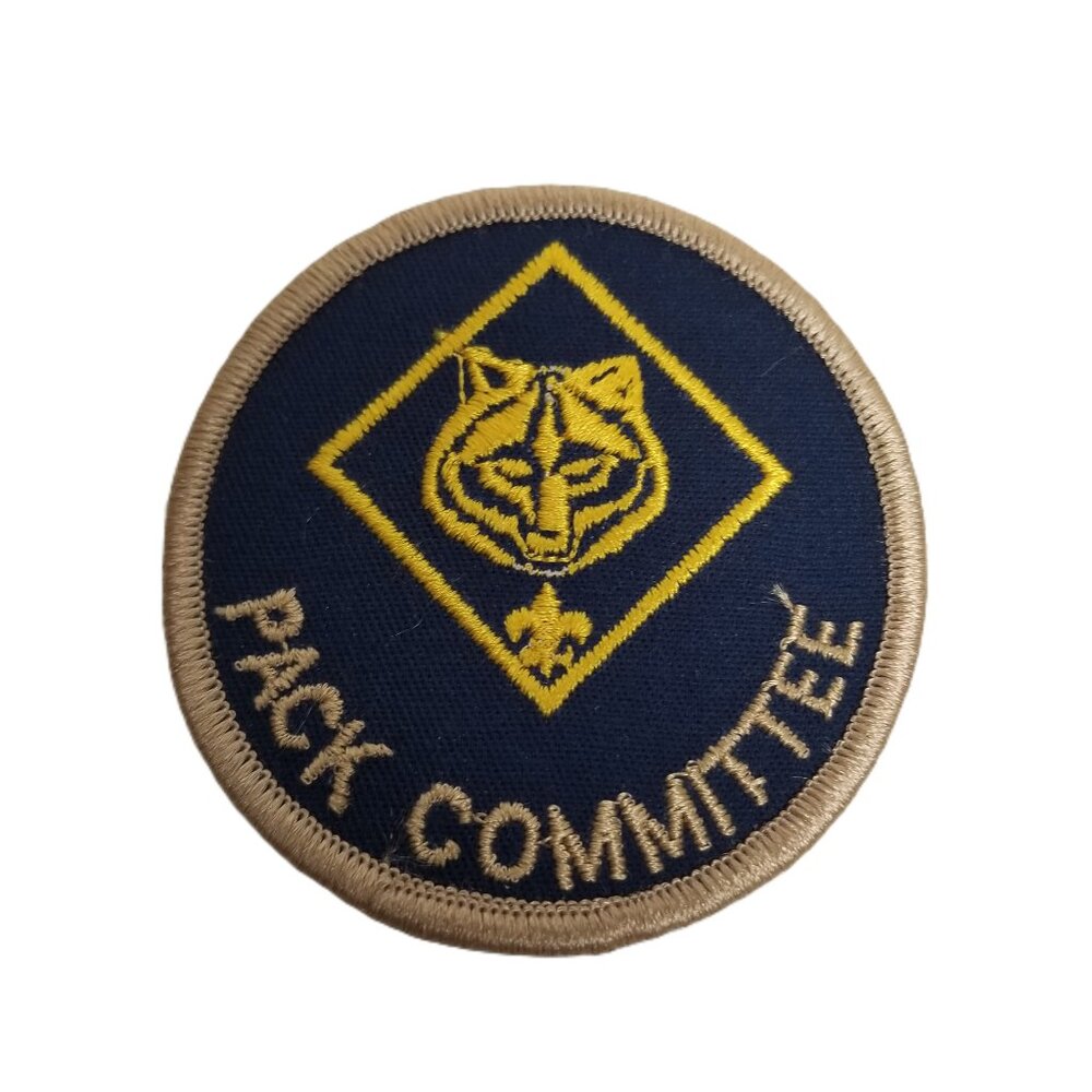 BSA Cub Scout Pack Committee Patch Navy Gold Wolf 3 Inch Vintage Insignia